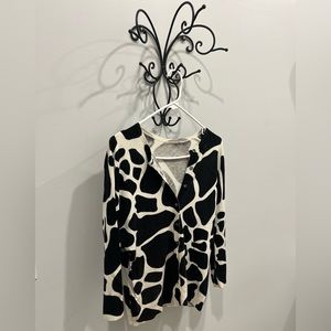 Unknown vendor cardigan with black and white pattern